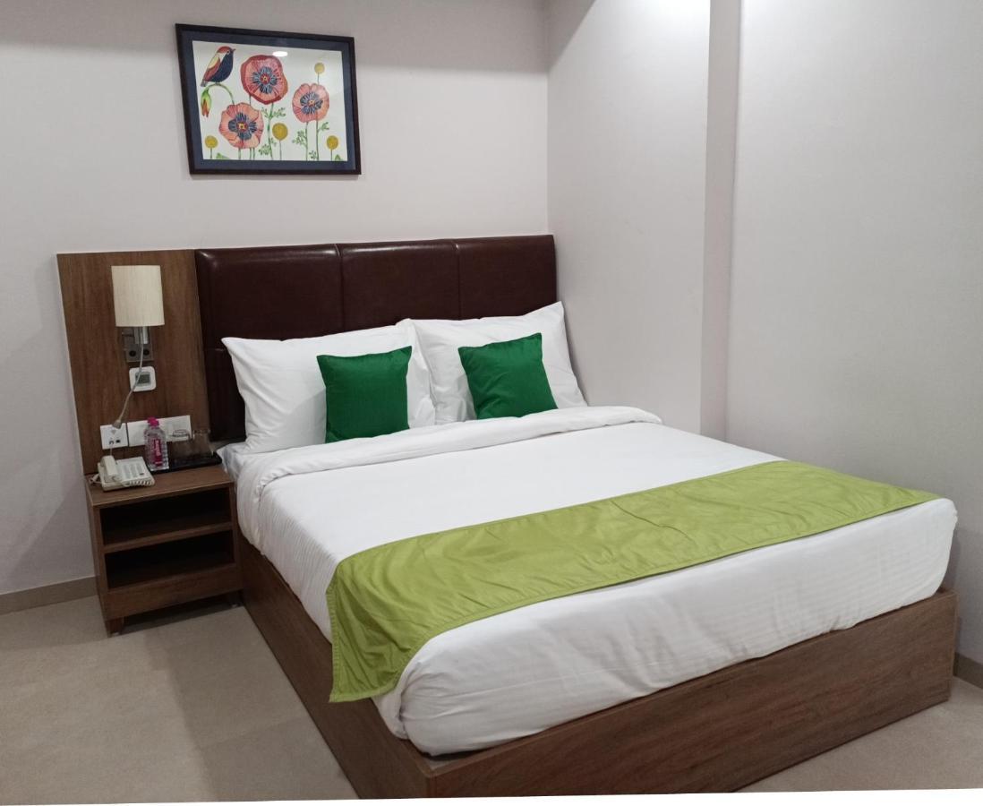The Beacon Hotel Vadodara Eksteriør billede
